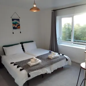 Beech House 20 Minute Walk To Airport Homestay Bristol
