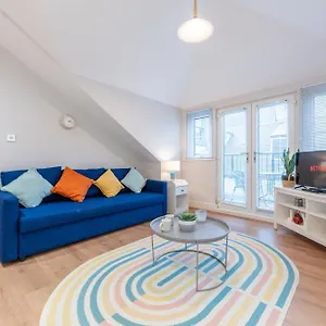 2 Bed - Centre - Free Parking Apartment Cardiff