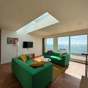Panoramic Sea View Studio: Beachside Comfort For Three Apartment Bournemouth