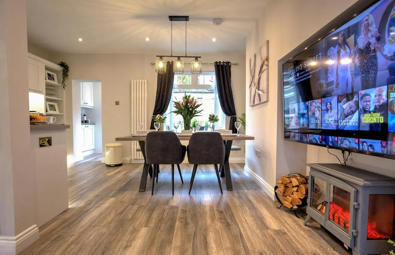 The Belfast Boutique Central Cozy (Adults Only) 0*,